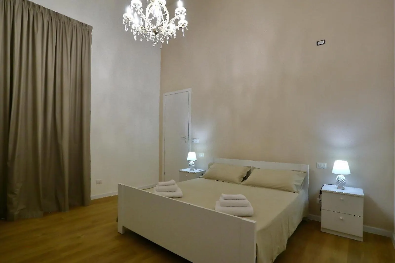 Guest house Clemente House Catania Centro Meravigliosa Camera Matrimoniale